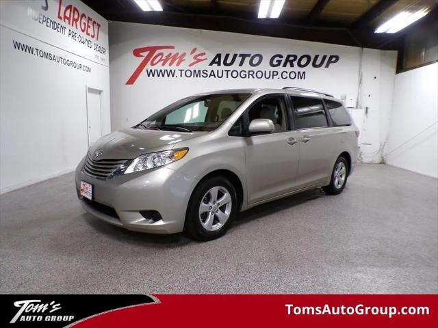 2015 Toyota Sienna LE for sale in Urbandale, IA
