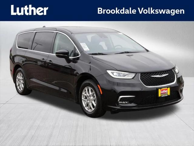 2024 Chrysler Pacifica Touring L for sale in Minneapolis, MN