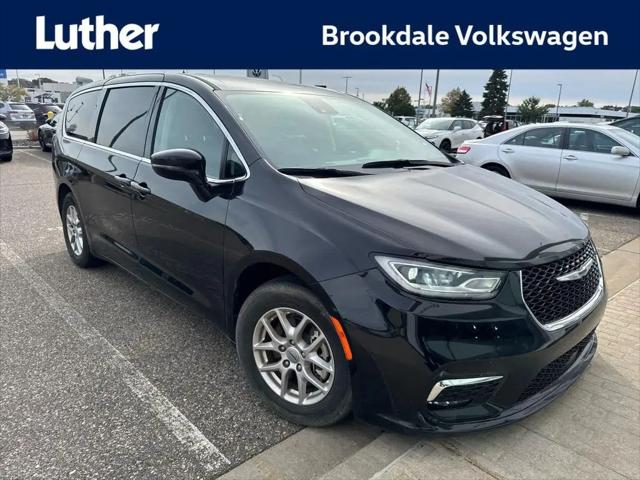 2024 Chrysler Pacifica Touring L for sale in Minneapolis, MN