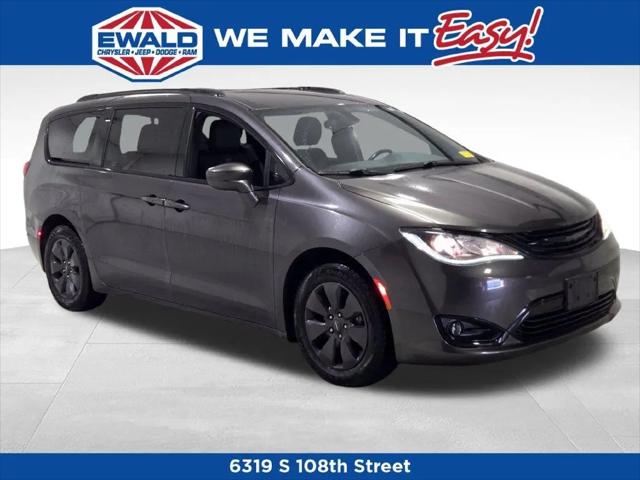 2019 Chrysler Pacifica Hybrid Touring L for sale in Franklin, WI