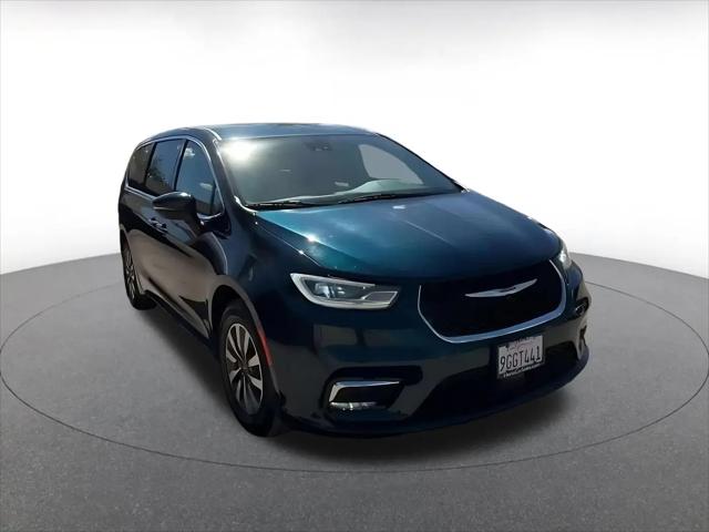 2023 Chrysler Pacifica Hybrid Touring L