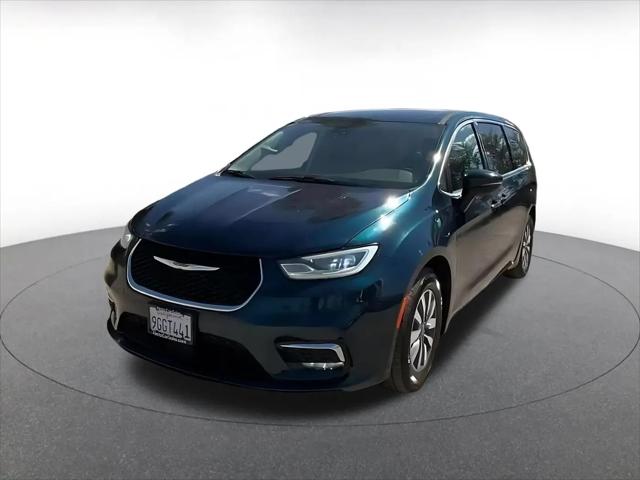 2023 Chrysler Pacifica Hybrid Touring L
