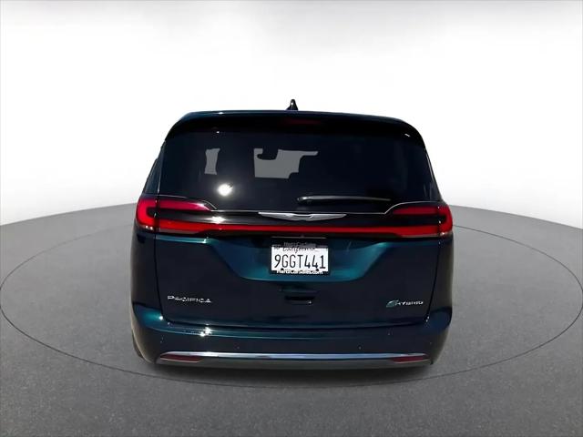 2023 Chrysler Pacifica Hybrid Touring L