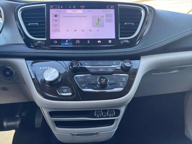 2023 Chrysler Pacifica Hybrid Touring L