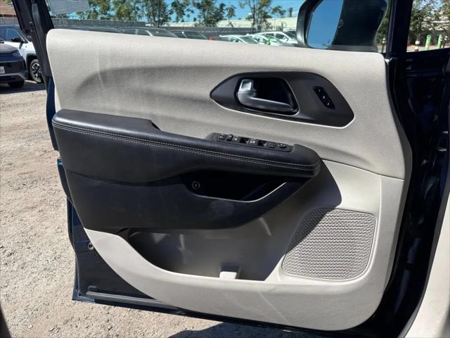 2023 Chrysler Pacifica Hybrid Touring L