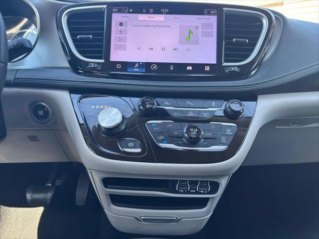 2023 Chrysler Pacifica Hybrid Touring L
