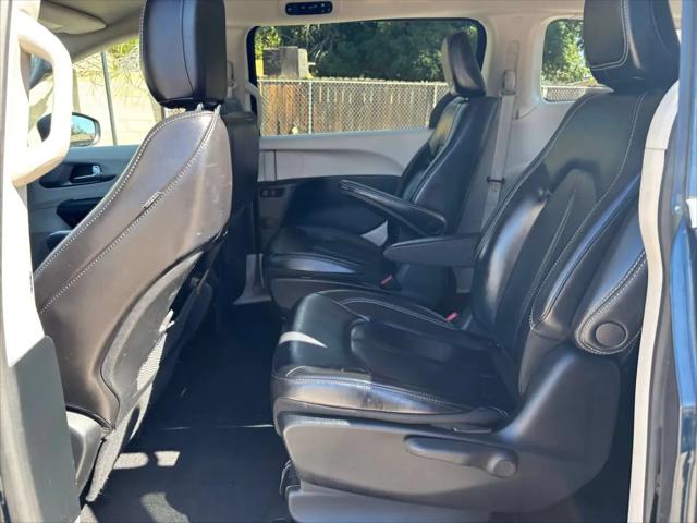 2023 Chrysler Pacifica Hybrid Touring L