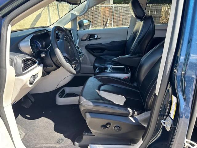 2023 Chrysler Pacifica Hybrid Touring L