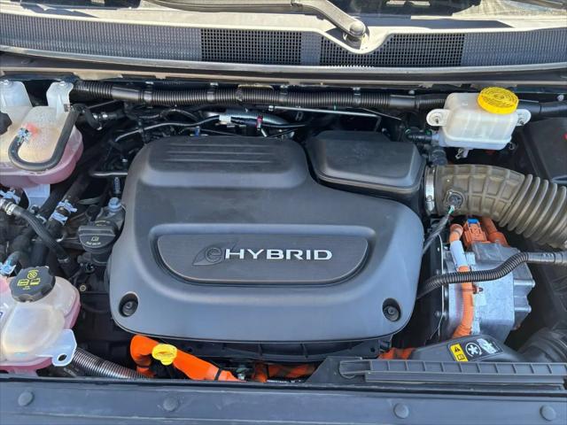 2023 Chrysler Pacifica Hybrid Touring L
