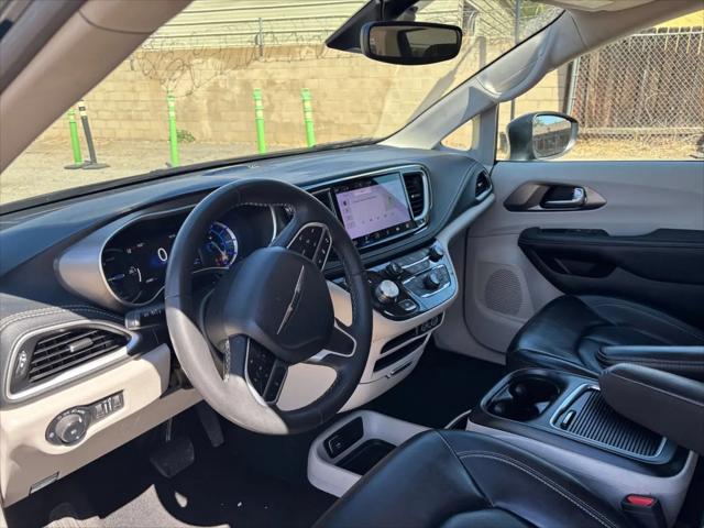 2023 Chrysler Pacifica Hybrid Touring L