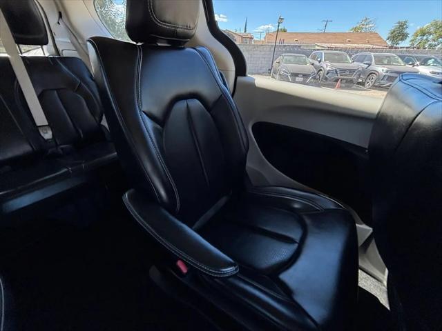 2023 Chrysler Pacifica Hybrid Touring L