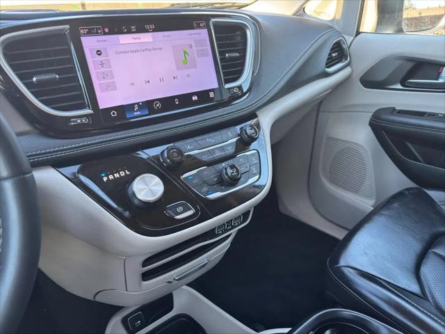 2023 Chrysler Pacifica Hybrid Touring L