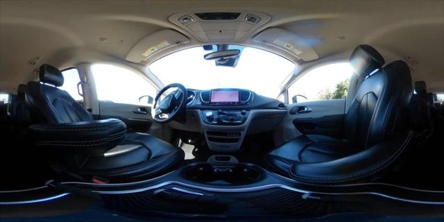 2023 Chrysler Pacifica Hybrid Touring L