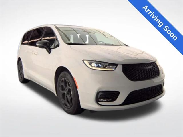 2023 Chrysler Pacifica Hybrid Limited for sale in Bensenville, IL