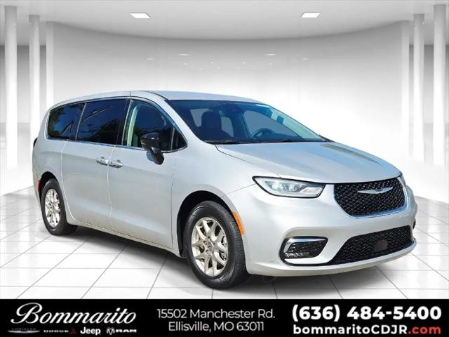 2024 Chrysler Pacifica Touring L for sale in Ellisville, MO