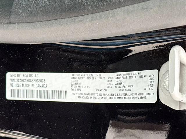 2025 Chrysler Pacifica Select