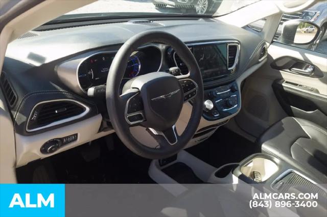 2023 Chrysler Pacifica Hybrid Touring L