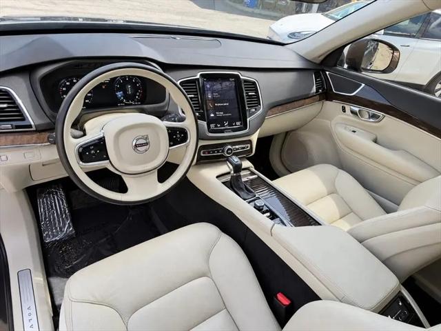 2017 Volvo XC90 T6 Momentum