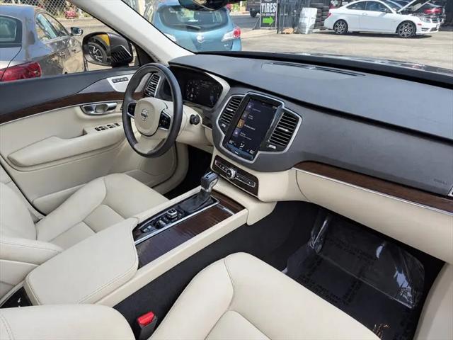 2017 Volvo XC90 T6 Momentum