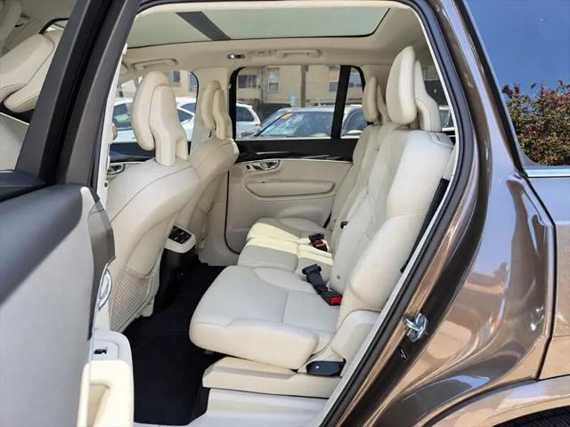 2017 Volvo XC90 T6 Momentum