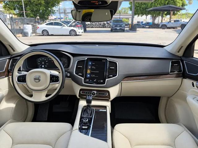 2017 Volvo XC90 T6 Momentum