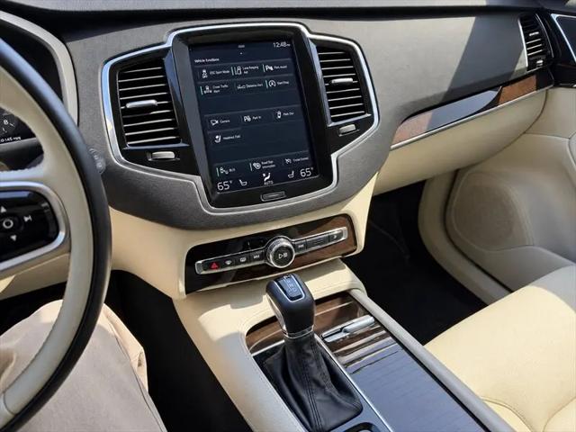 2017 Volvo XC90 T6 Momentum
