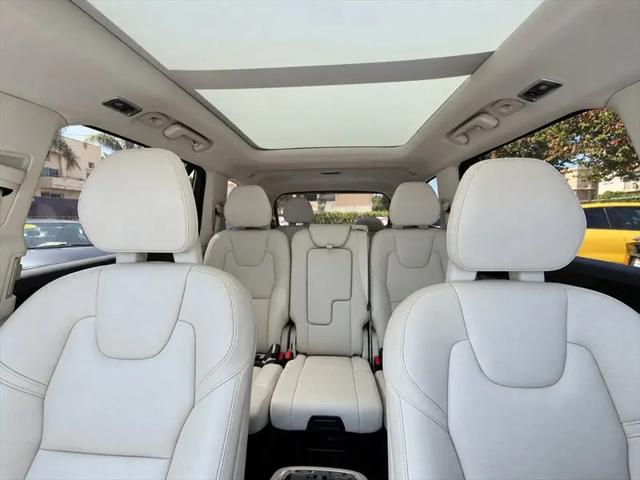 2017 Volvo XC90 T6 Momentum