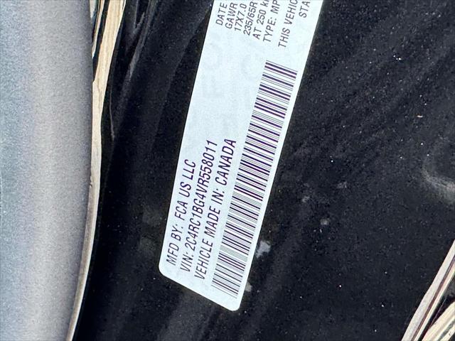 2027 Chrysler Pacifica Select