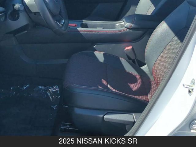 2025 Nissan Kicks SR FWD