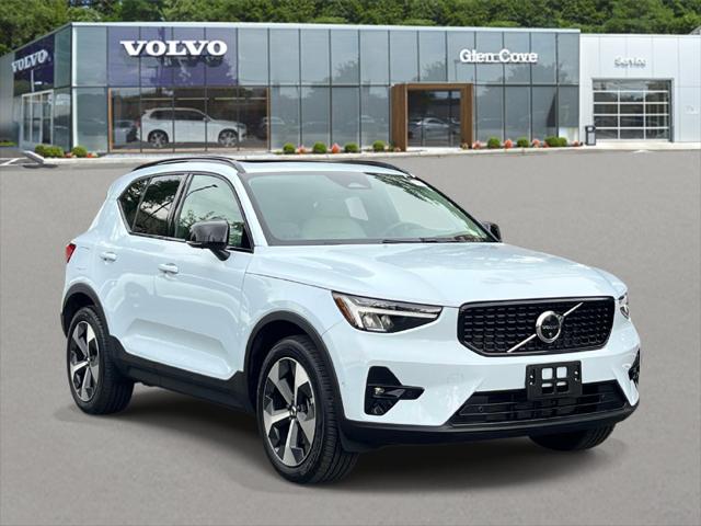 2026 Volvo XC40 Plus, B5 AWD Gas mild hybrid, Dark for sale in Glen Cove, NY