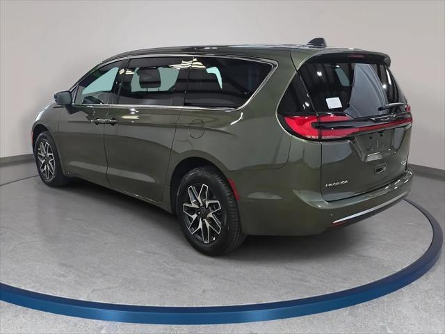 2027 Chrysler Pacifica Limited AWD