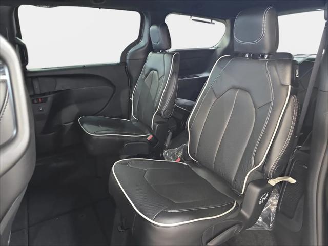 2027 Chrysler Pacifica Limited AWD