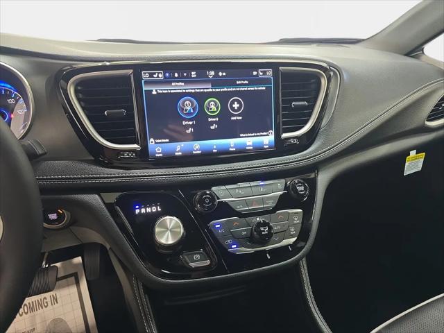 2027 Chrysler Pacifica Limited AWD
