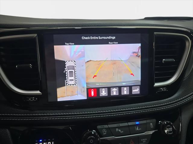 2027 Chrysler Pacifica Limited AWD