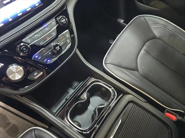 2027 Chrysler Pacifica Limited AWD