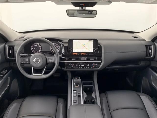 2025 Nissan Pathfinder SL FWD