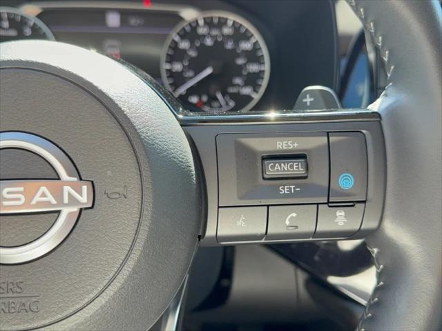 2025 Nissan Pathfinder SL FWD