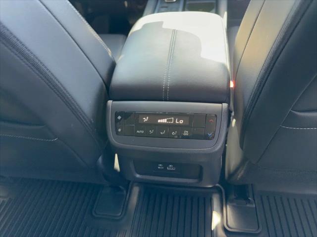 2025 Nissan Pathfinder SL FWD