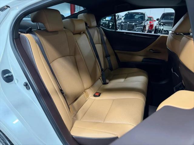 2020 Lexus ES 300h ES 300h