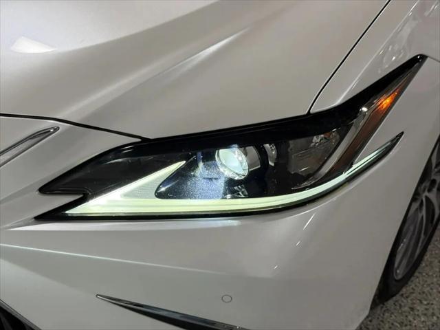 2020 Lexus ES 300h ES 300h