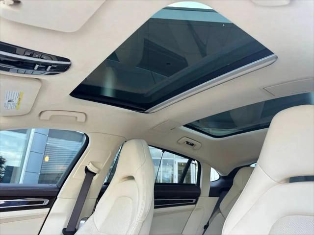 2018 Porsche Panamera Turbo Executive