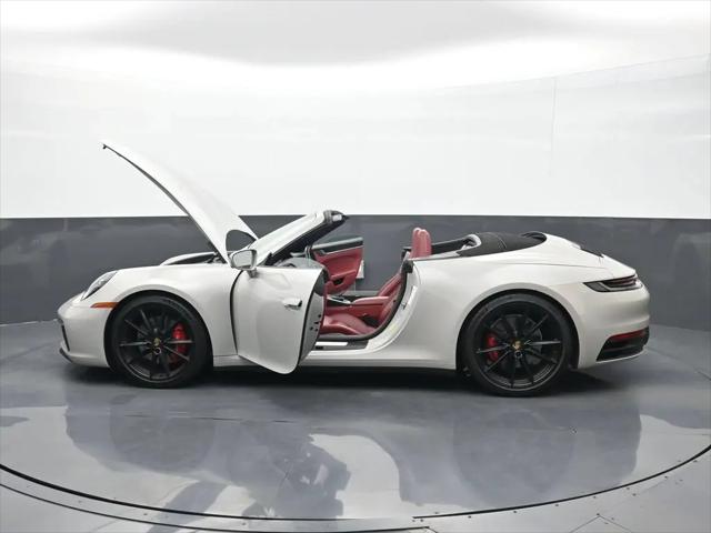2023 Porsche 911 Carrera 4S Cabriolet