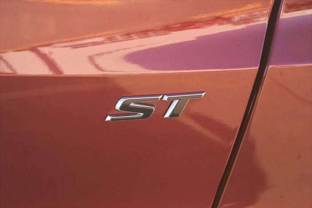 2024 Buick NV Sport Touring FWD