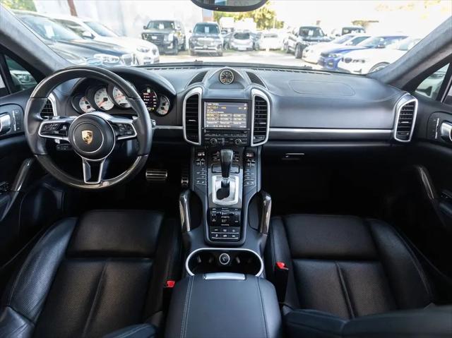 2016 Porsche Cayenne GTS