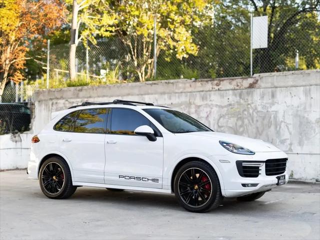 2016 Porsche Cayenne GTS