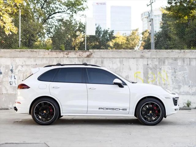 2016 Porsche Cayenne GTS
