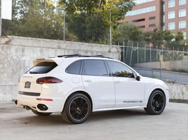 2016 Porsche Cayenne GTS