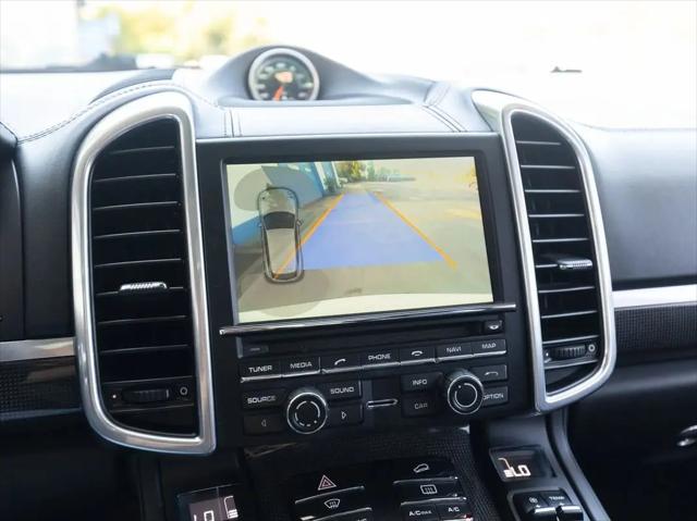 2016 Porsche Cayenne GTS