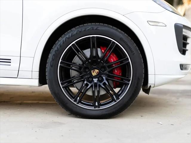 2016 Porsche Cayenne GTS