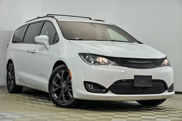 2020 Chrysler Pacifica Touring L Plus for sale in St Charles, IL
